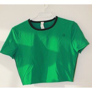 Lululemon Cropped Short Sleeve Green - built in bra - size L